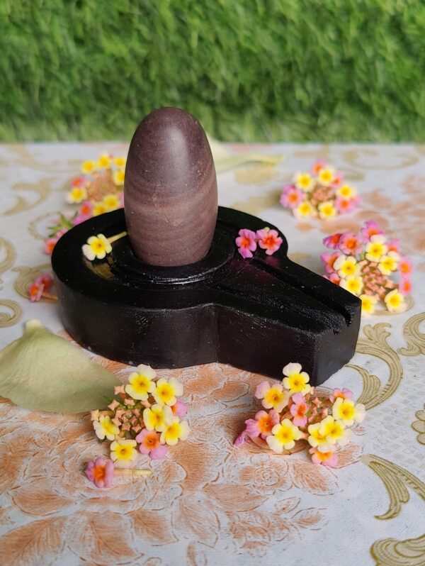 Small Thumbs Size Narmada Shivling - Image 3