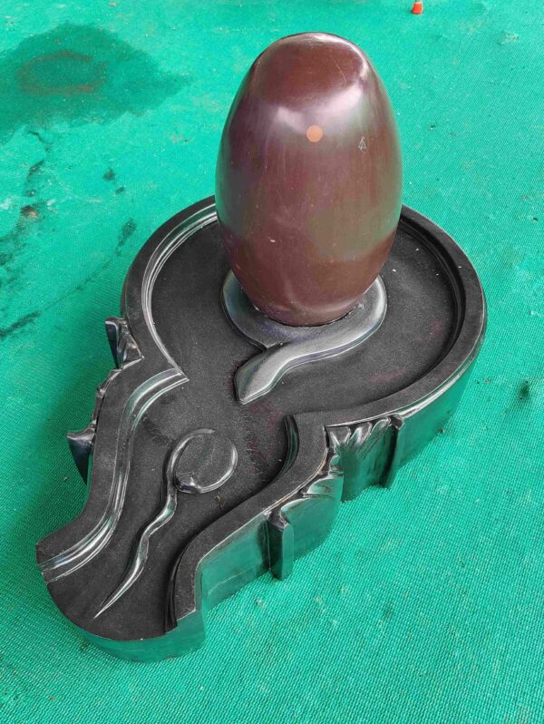 Madhu Color Narmada River Shivling / Maa Rewa Khand Shivling - Image 3